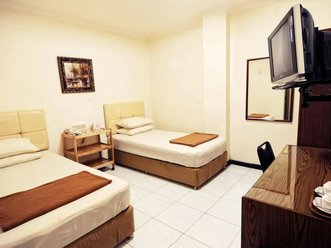 Hotel Sumber Waras