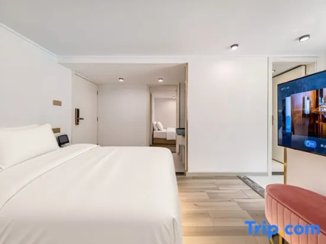 Deluxe Family Suite