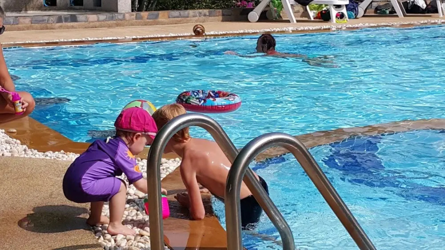 VIP Chain Resort