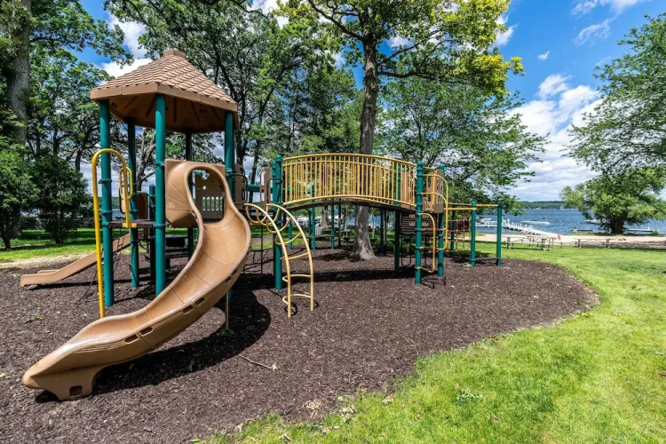 Summerset at Abbey Springs 3 BDR Steps to Beach!