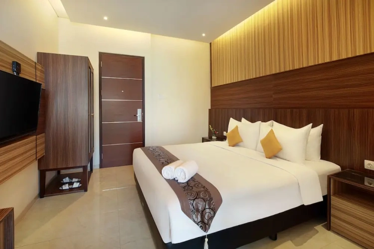 Deluxe Double room with balcony and with garden view