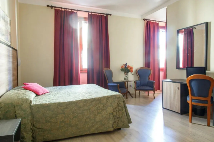 Flom Boutique Hotel