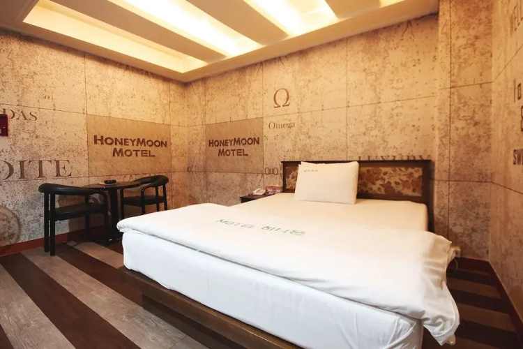 Daegu Dongseong-Ro Honeymoon