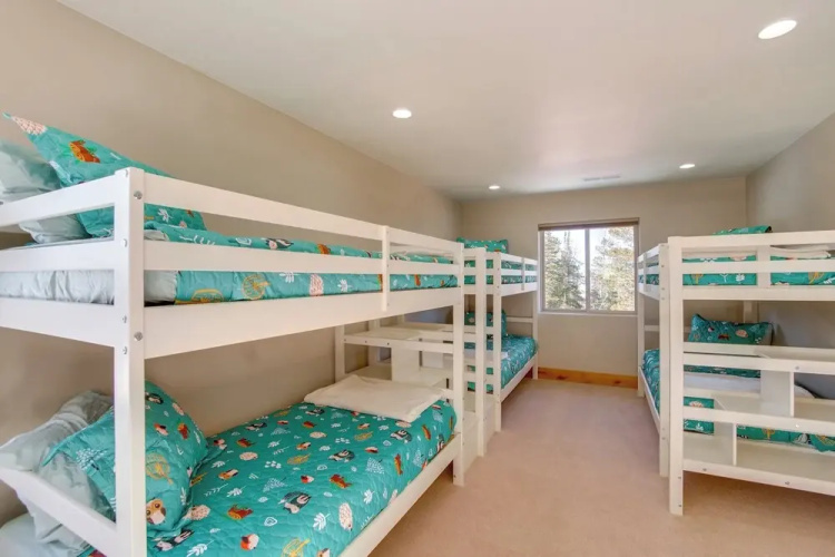 5 Mins to Brian Head Resort: Family Gem w/ Views
