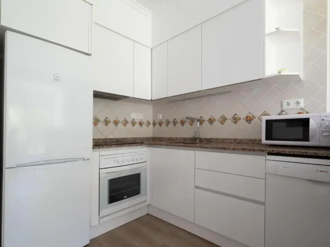 2 Bedrooms Cottage