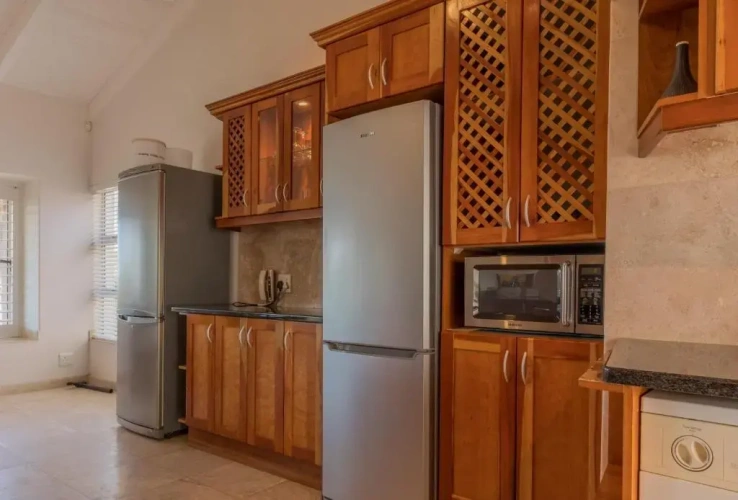 2 Bedrooms Villa