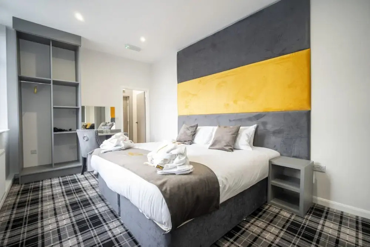 42 Apart Hotel