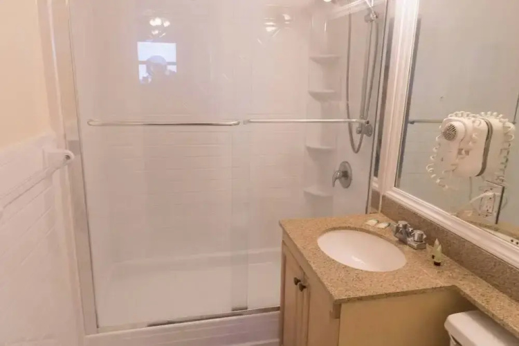 778 Studio Apartment Hollywood