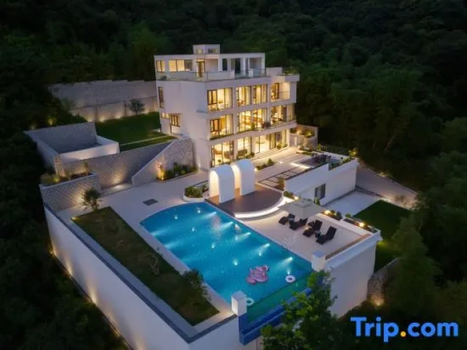 Moganshan Wangqiong · Ins Style Infinity Pool Boutique Stay (Yucun Square)
