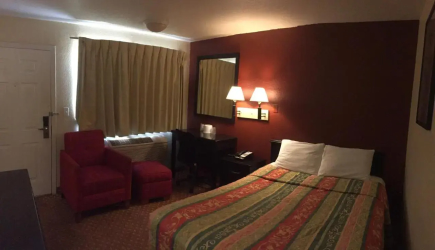 Hilltop Inn Suites