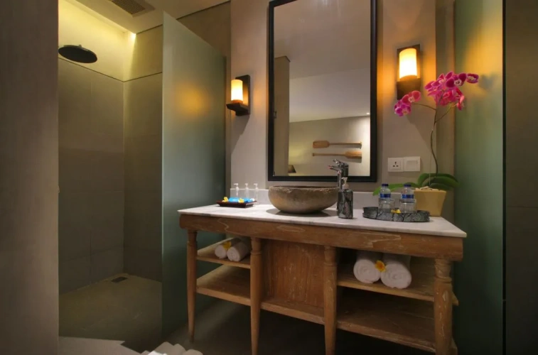 2 Bedrooms Quadruple Villa