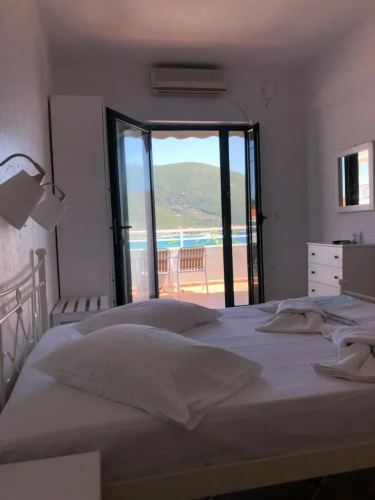 Salt & Blue Rooms