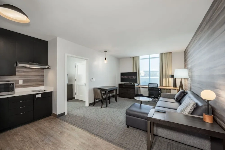 1 Bedroom Suite