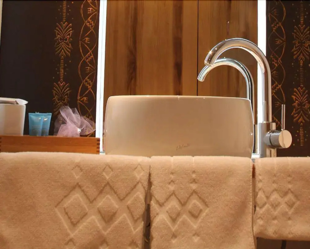 Merona Hotel