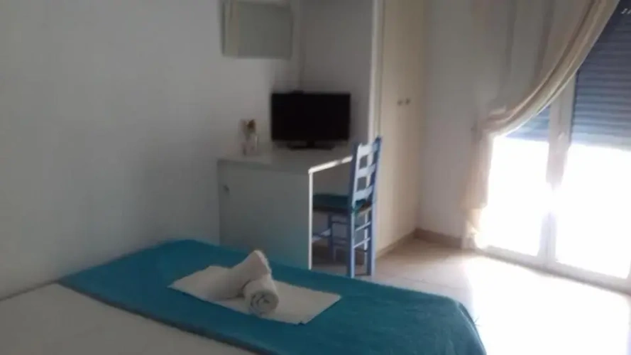 2 Bedrooms Studio