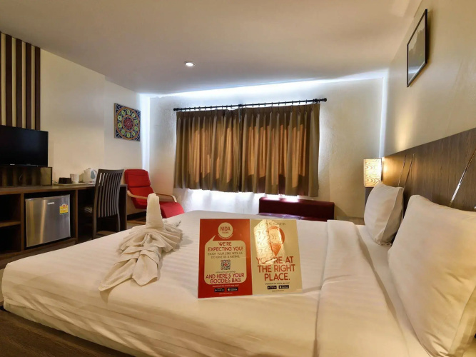 NIDA Rooms Patong Silk House