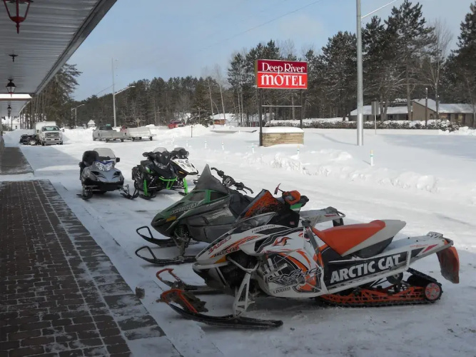Deep River Motel