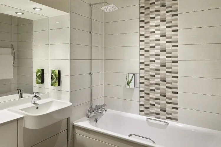 Premier Inn Leicester Central - A50