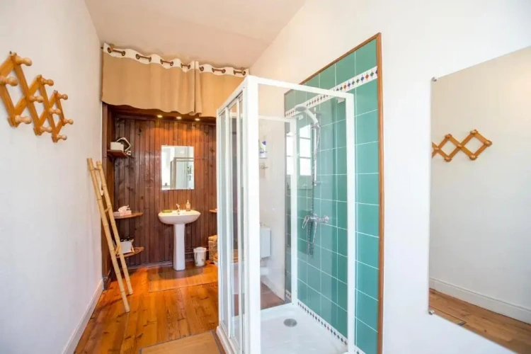 Standard Quadruple room with garden view
