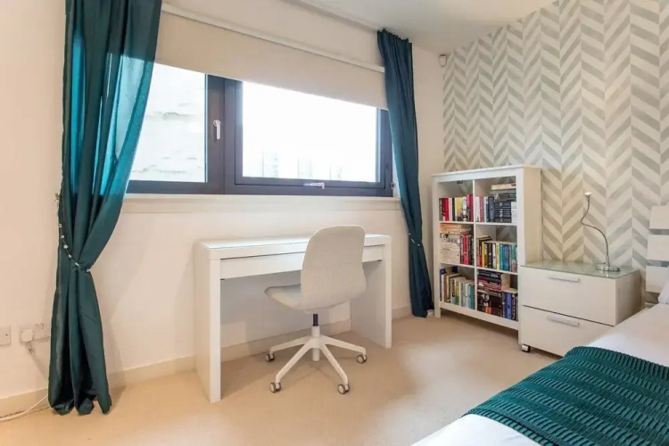 Bright Riverside Apt. w/ Terrace