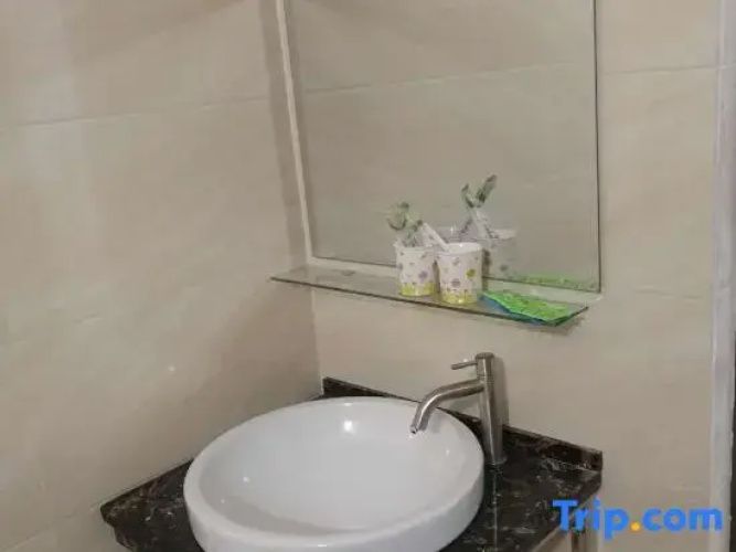 Jujiaodian Apartment