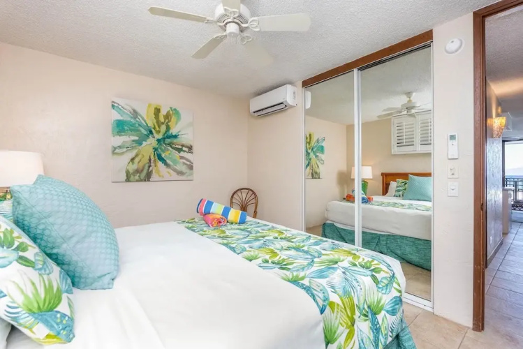 Papakea L207 Ocean Front 1 Bedroom 1 Condo by RedAwning