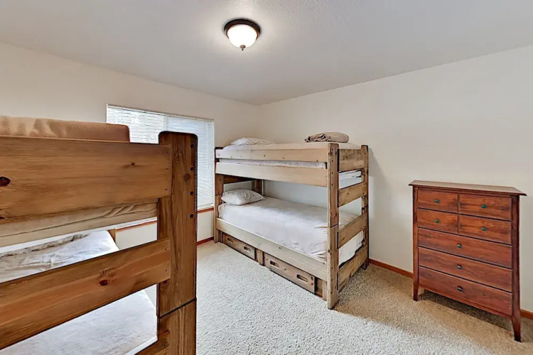 1559nort 3 Bedroom Home