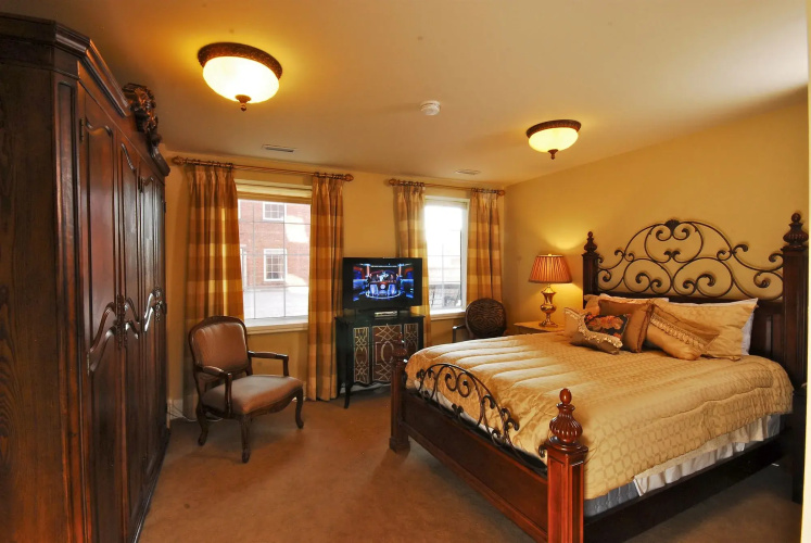 Grant Hall Hotel
