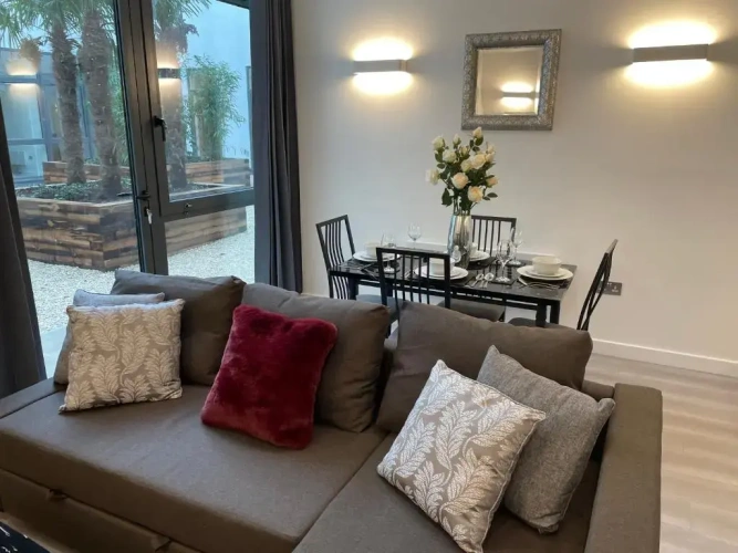 Deluxe Apartment