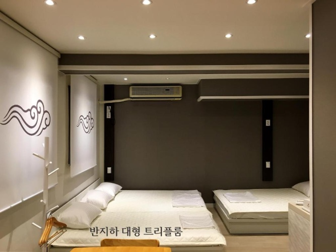 Standard Triple room