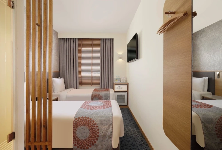 Standard Twin room with city view