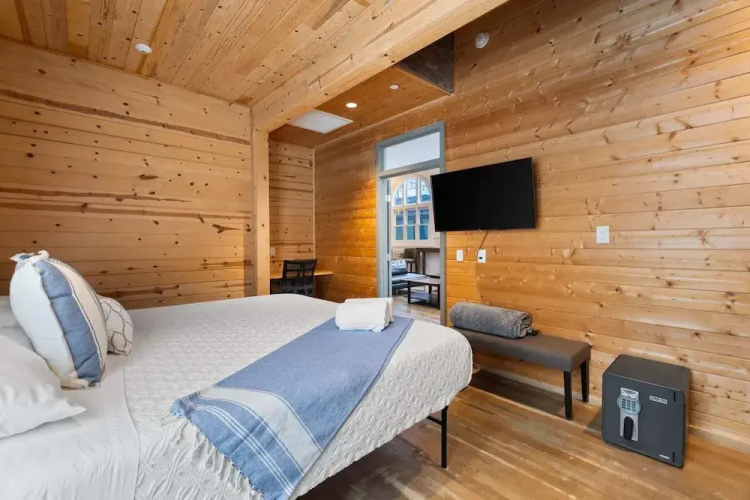 6BR Sanctuary