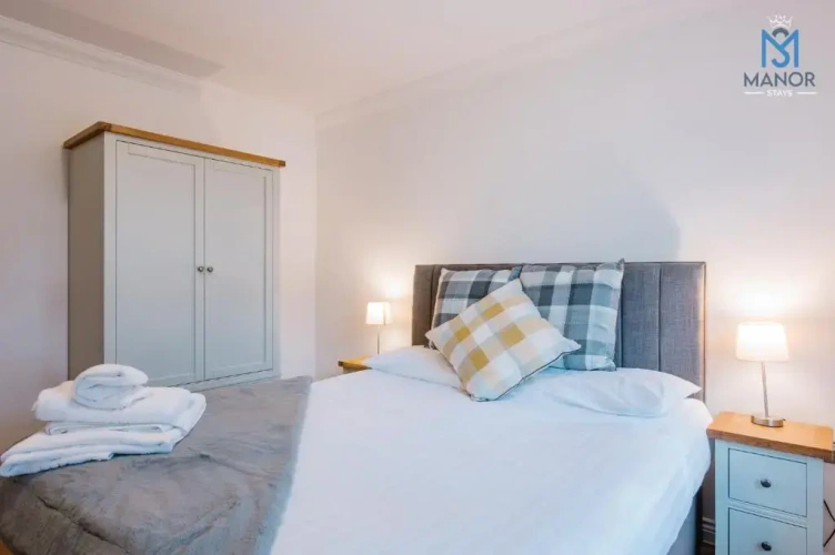 2 Bedrooms Apartment