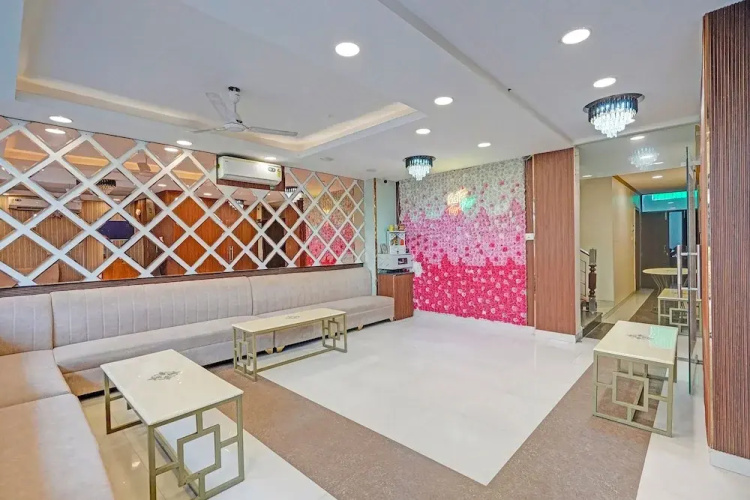Fabhotel The Virat