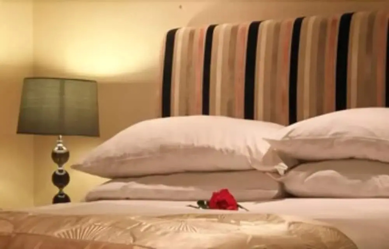 Thameside Hotel