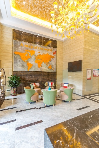 Q Hotel