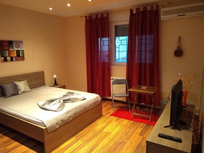 1 Bedroom Apartment