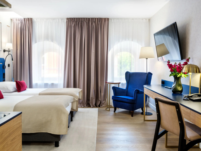 Hotel Golden Queen