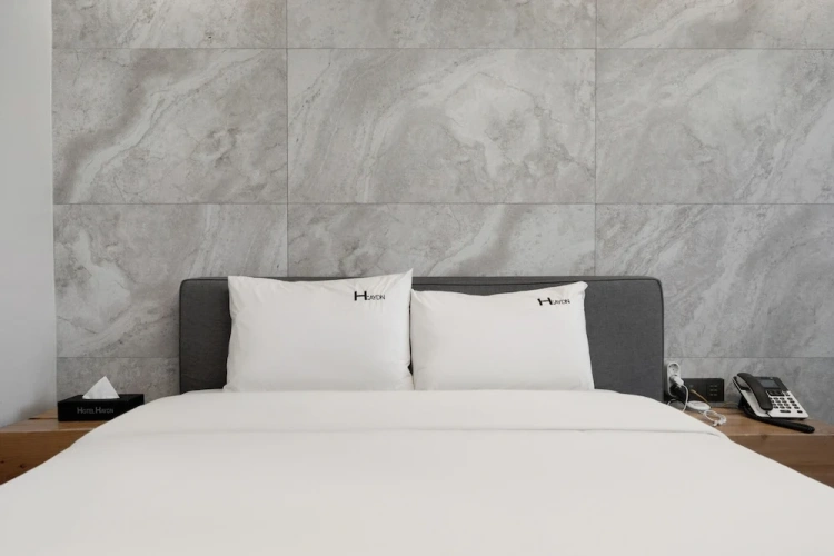 Deluxe Double room with city view