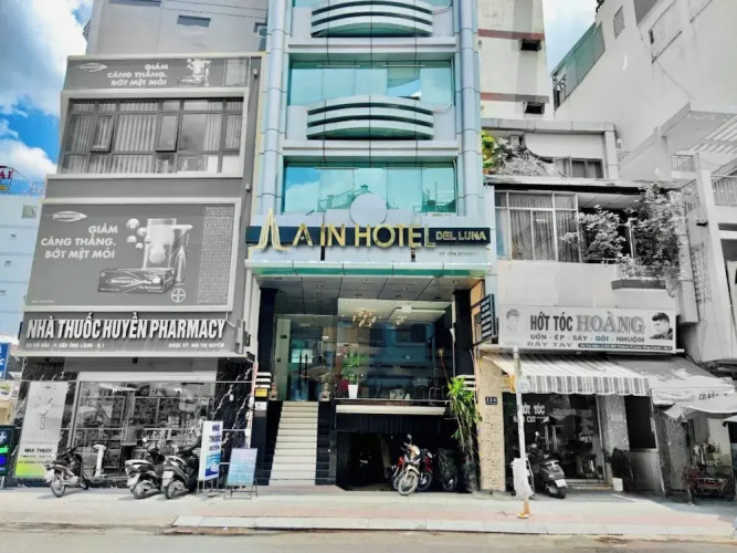 A In Hotel Del Luna