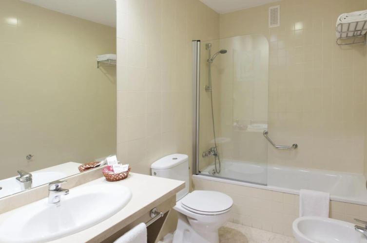 Apartamentos Vértice Sevilla Aljarafe photo 10