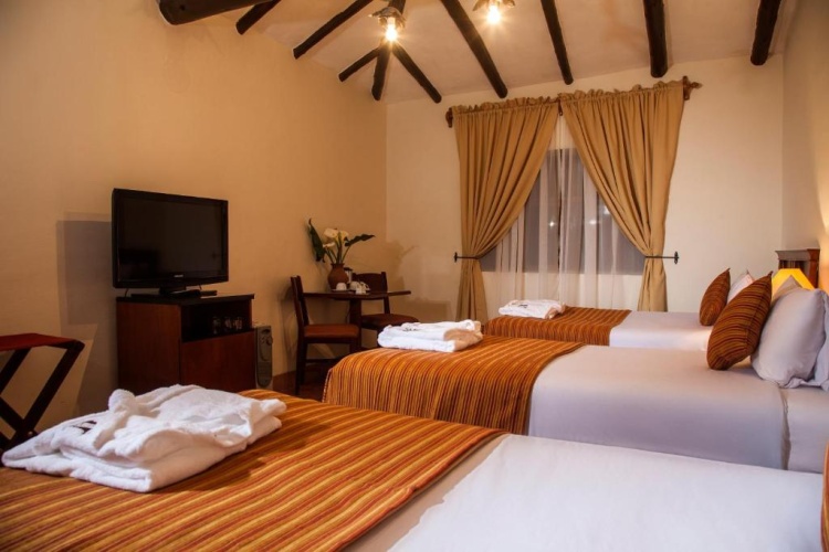 Standard Triple room