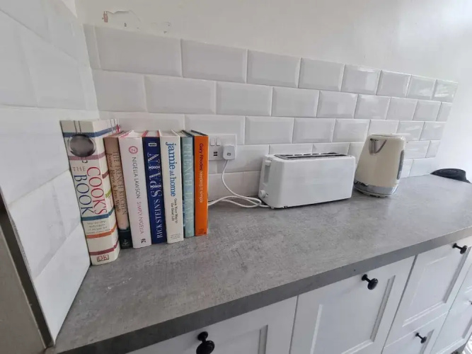 Large 4 Bed Terraced House