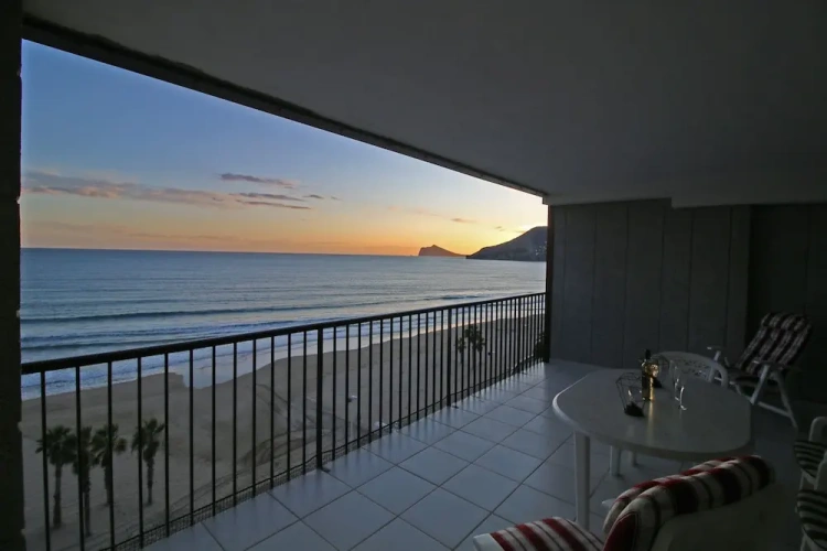 2 Bedrooms Apartment with sea view