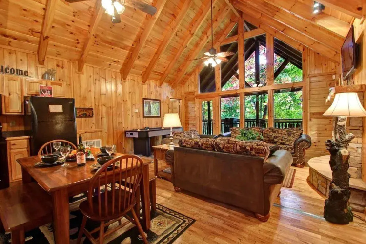 Whispering Winds 2 Bedrooms 2 Bathrooms Cabin