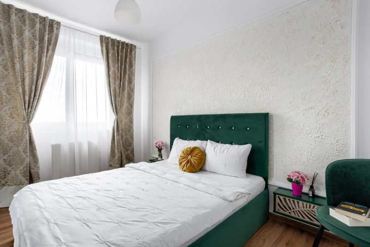 Ari Yellow Apartment