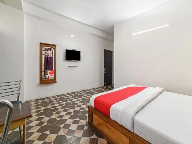 OYO 24660 Mahasu Villa