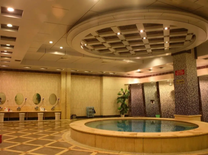Qingdao Qiulin Hotel