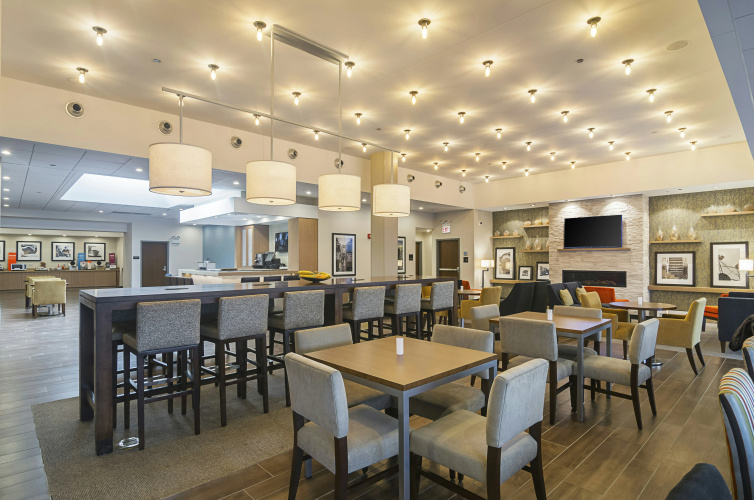 Hampton Inn Chicago North-Loyola Station photo 32