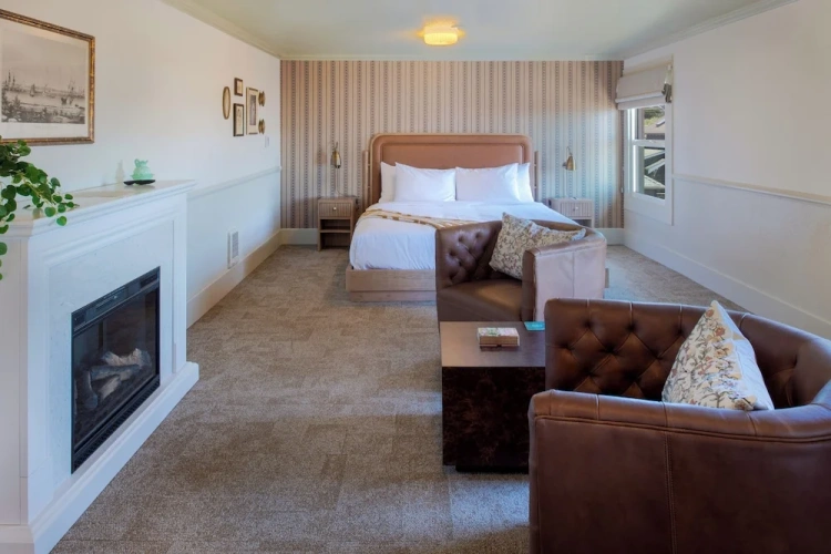 Double Suite with partial view
